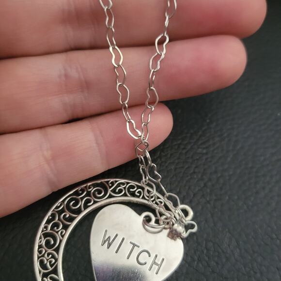 Witchy filigree crescent moon and heart necklace with heart link chain - Picture 2 of 3